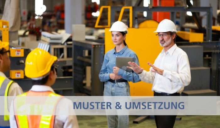 Morgendliche Besprechung. Die leitenden Ingenieure besprechen gemeinsam die Aufgabenverteilung vor Arbeitsbeginn in der morgendlichen Besprechung. Blechprofilierwerk. Industrielle Fertigung